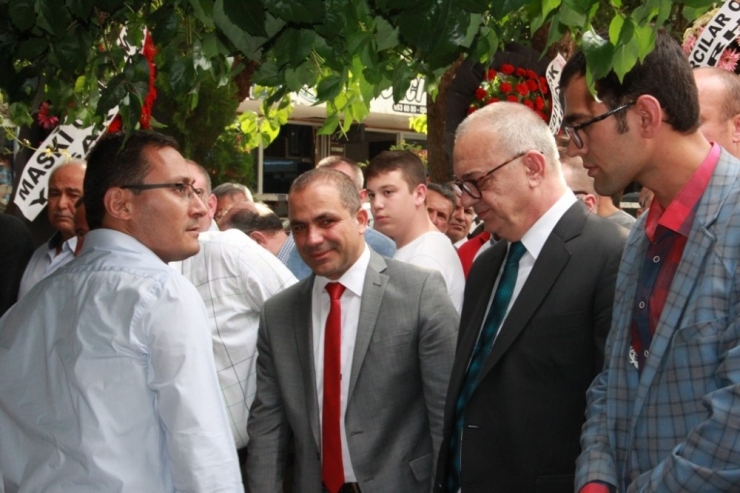 Manisa’nın Siyasetçileri Cenazede Birleşti