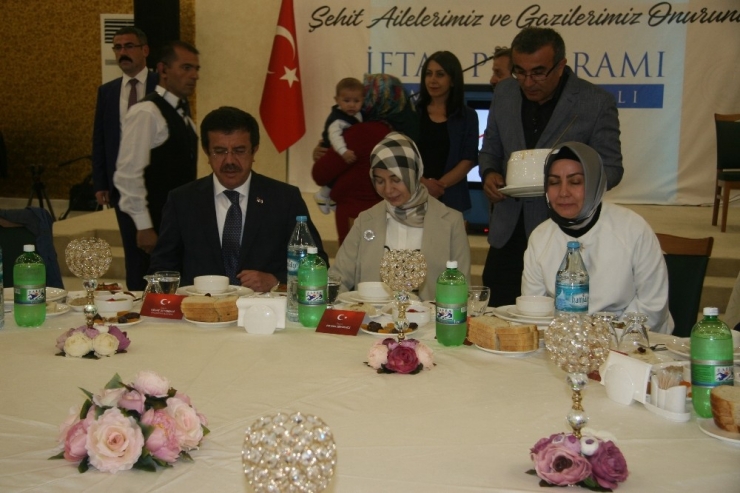 Bakan Zeybekci’den Azalma Trendine Giren Dolar Kuru İle İlgili Açıklama