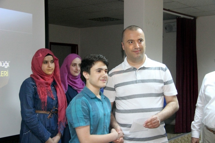 İmam Hatipliler Arasında Hadis Yarışması Düzenlendi