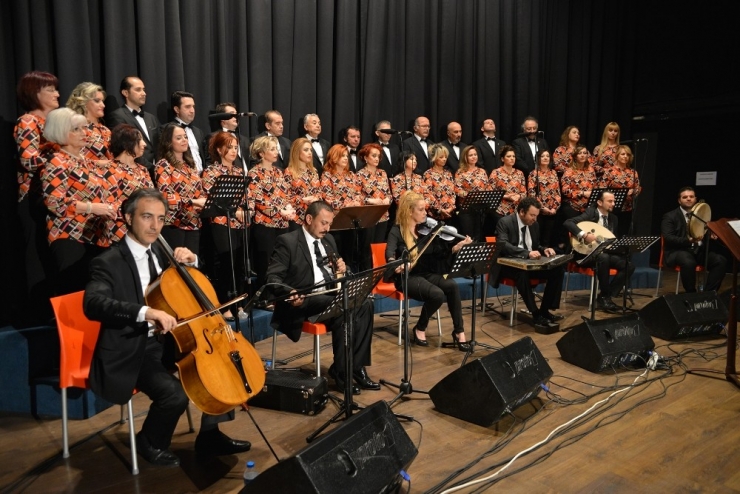 Türk Sanat Müziği Korosu’ndan “İnci Çayırlı İle Zamana Yolculuk” Konseri