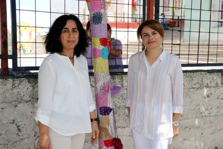 Ağaç Sevgisi Örgü Ördürdü