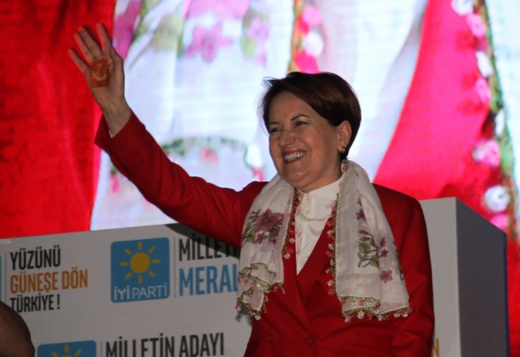 Akşener Beyanname Açıkladı, Partililer Uyudu