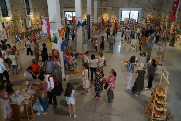 Öğrencilerden Yıl Sonu Sanat Sergisi