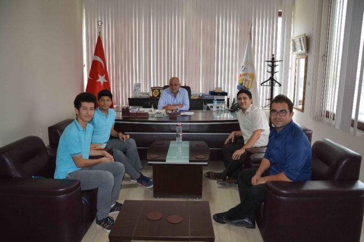 Başkan Karaçelik, Başarılı Öğrencileri Ödüllendirdi