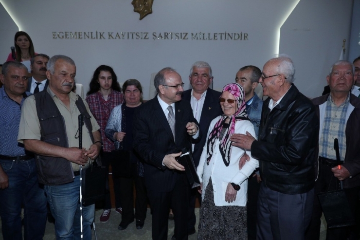 Görme Engelli 108 Vatandaşa “Gören Göz Cihazı” Dağıtıldı