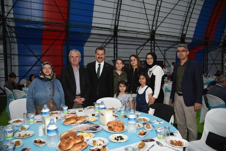 Başkan Yılmaz’dan, Ak Parti Kadrolarına İftar