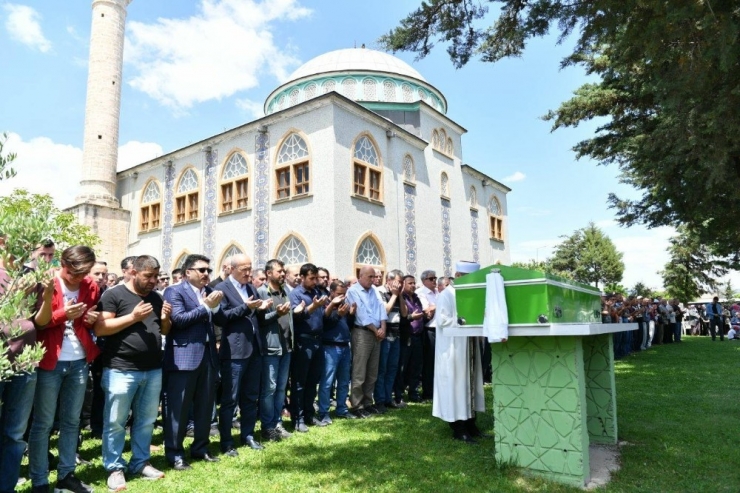 Kazada Hayatını Kaybeden Hasan Akgümüş Toprağa Verildi