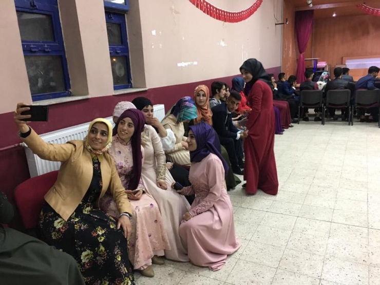 Taşkesenlioğlu Tekman’da Mezuniyet Coşkusuna Ortak Oldu