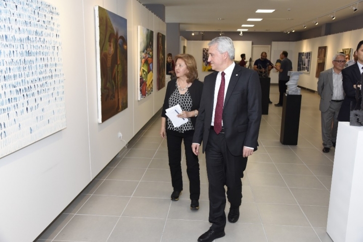 Gsf Mezunlarının Eserleri Sanatseverlerle Buluştu