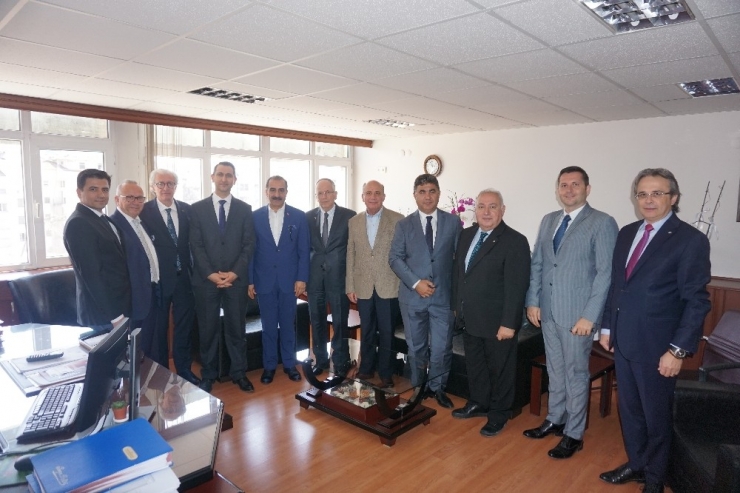 Eib Koordinatör Başkanı Eskinazi, “Ekonomi Bakanlığı İle Etle Tırnak Gibiyiz”