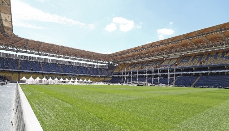 Ülker Stadı’nda Seçim Hazırlıkları Sürüyor