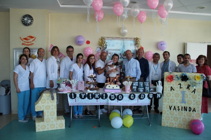 Doğum Gününü Nakil Olduğu Hastanede Kutladı