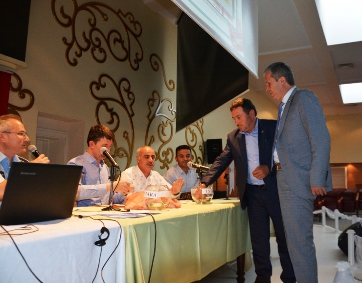 Alikahya Kapalı Pazaryeri’nde Tezgah Sahipleri Belirlendi