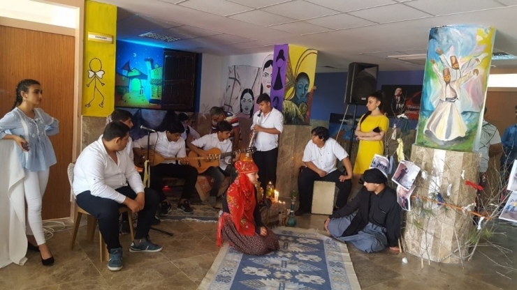 ’Okula, Hayata Devam’ Projesi İle Okula Bağlandılar