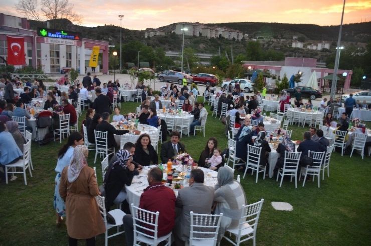 Ptt Personeli İftarda Buluştu