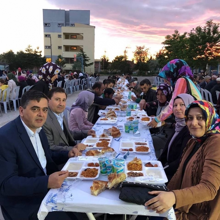 Şehit Zafer Koyuncu İmam Hatip Ortaokulu’ndan İftar Yemeği