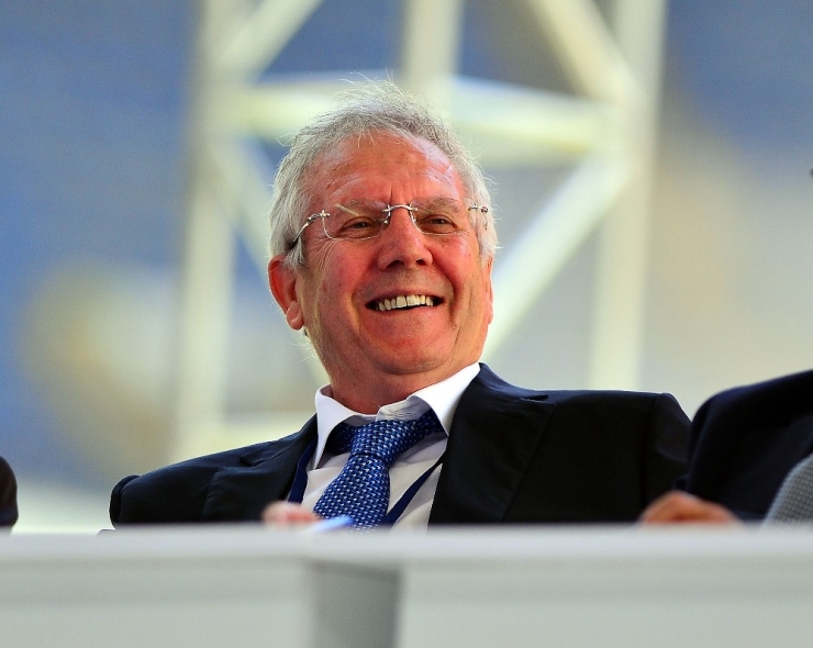 Aziz Yıldırım: “Ali, Sen Gel Futbolu Yönet Ben Amatör Şubeleri Yöneteyim”