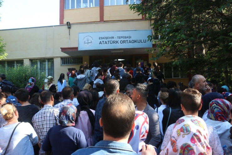 Geç Kalmamak İçin Saatler Öncesinden Akın Ettiler