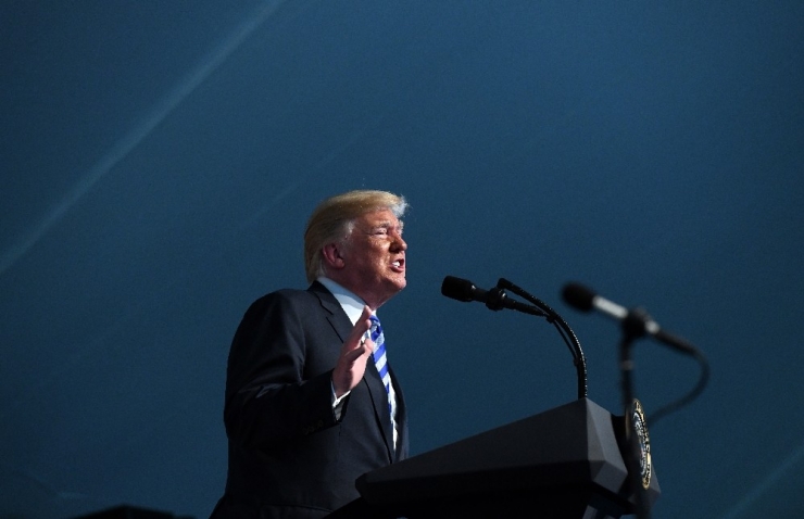 Trump Ezber Bozdu, Beyaz Saray’da İftar Yemeği Verecek