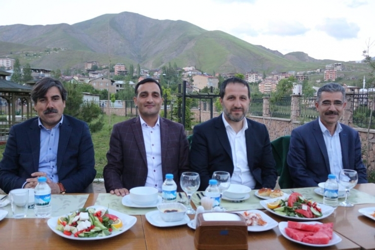 Ak Parti’den Muhtarlara İftar Yemeği