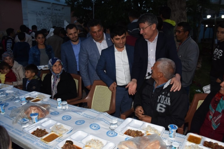 Yeni: "Partilerine Layık Görmediklerini Milletin Başına Getirmek İstiyorlar"