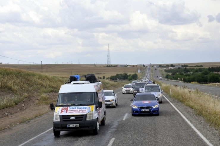 Bağımsız Adaydan Konvoylu Şov