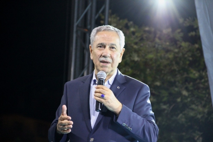 Arınç: “Ak Parti, Türkiye İçin Bir Şanstır”