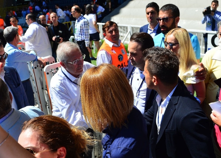 Emre Belözoğlu Oy Kullandı