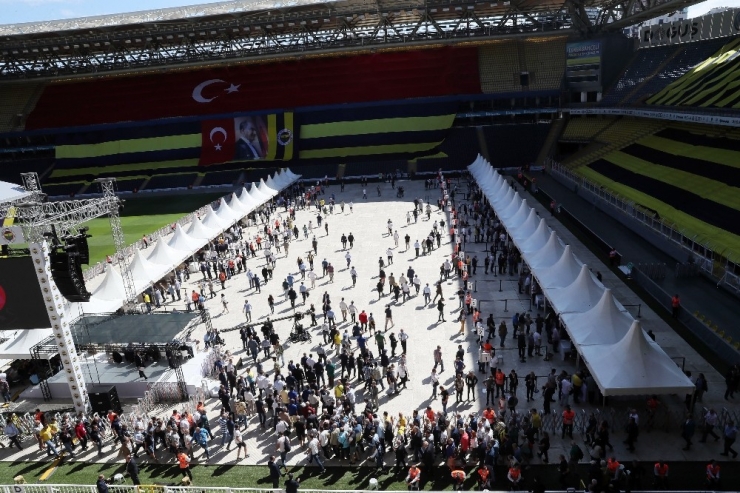 Fenerbahçe’de Oy Verme İşlemi Başladı