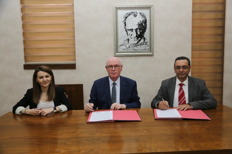 Odunpazarı Belediyesi İle Anadolu Hastanesi Protokol İmzaladı