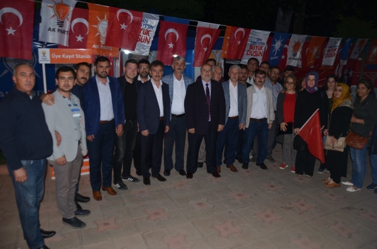 Beş Benzemez Parti Cumhurbaşkanına Senaryo Üretiyor