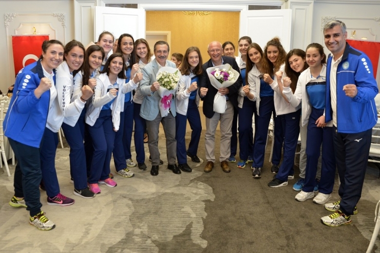 Sporcular İftarda Buluştu