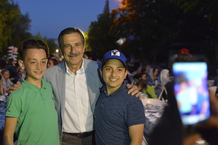 Uluönder Sakinleri İftar Sofrasında