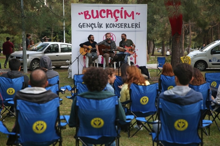 Buca’da Çim Konserleri