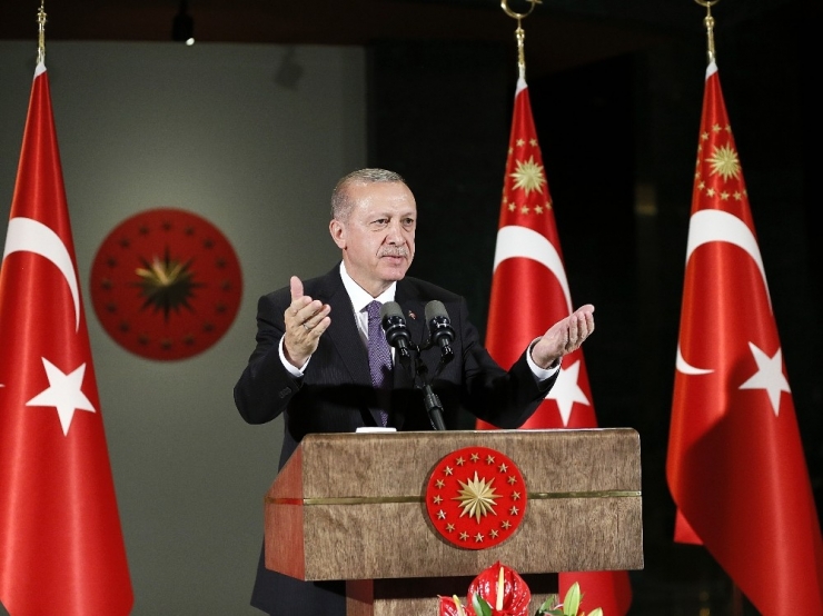 Cumhurbaşkanı Erdoğan: “Bazılarının Sırtında Küfe Yok, Bol Bol Atıyorlar”