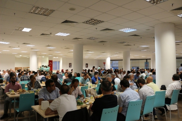 Eğitimciler İftarda Buluştu