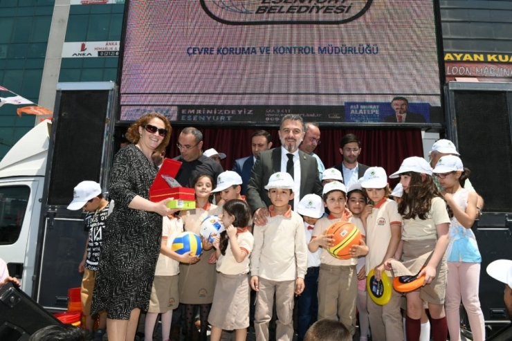 Esenyurtlu Küçük Atık Pil Avcılarına Ödül