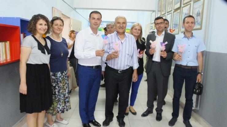 Burhaniyeli Minikler Yıl Boyu Hazırladıklarını Sergiledi