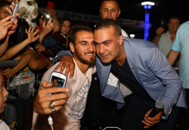 Mersin’de Mümin Sarıkaya Konseri