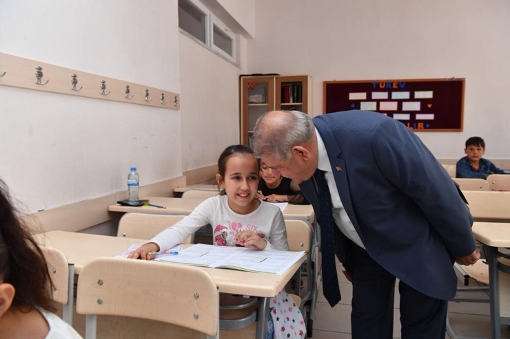 “Kahramanmaraş Bilgiyle Buluşuyor” Projesi İle Öğrencilere Kitap Desteği