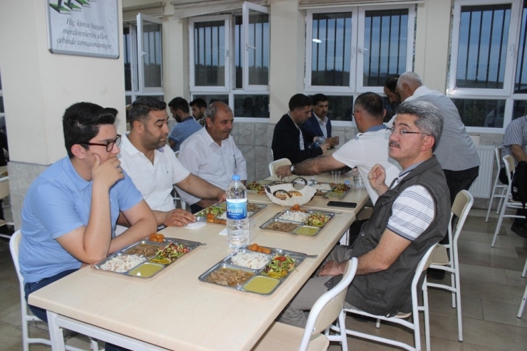 Siverek’te Ortaokul Müdürlerine Anadolu Lisesinin Tanıtımı Yapıldı
