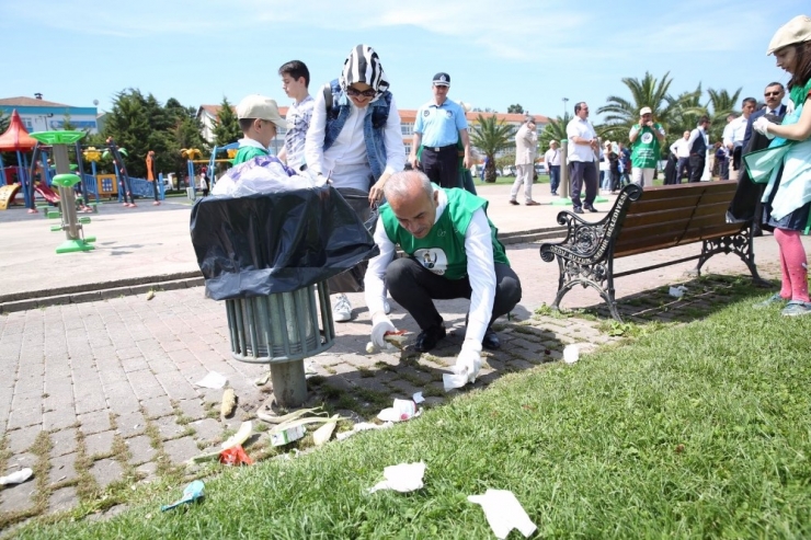 Başkan Çöp Topladı