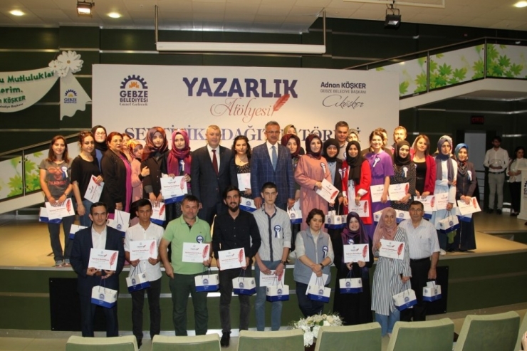 Yazarlık Atölyesi 2. Dönem Mezunlarını Verdi