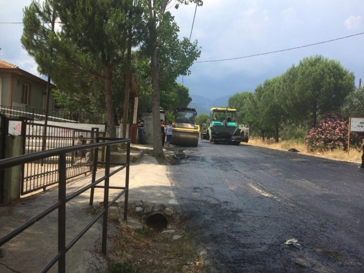 Edremit Kızılkeçili’de Yol Sevinci