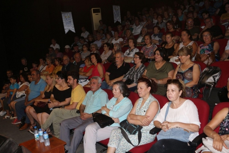 Kuşadası Belediyesi’nden Nazım Hikmet’i Anma Konseri