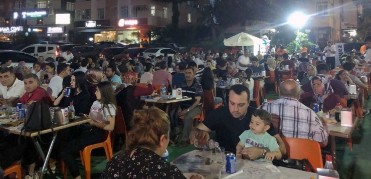 Zahit Alüminyum Çalışanları Geleneksel İftar Yemeğinde Buluştu