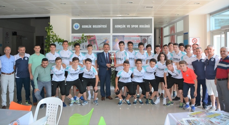 Şampiyonlar Afyon’a Uğurlandı