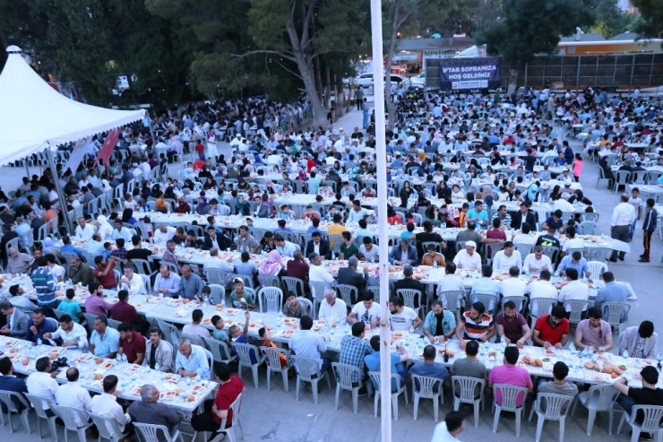 Akçakaleliler Kardeşlik Sofrasında Buluştu