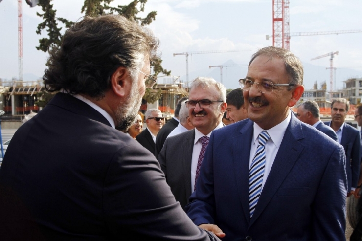 Bakan Özhaseki’den Hazine Arazisindeki Yapı Ve Diğer Kaçak Yapı Sahiplerine Tapu Müjdesi