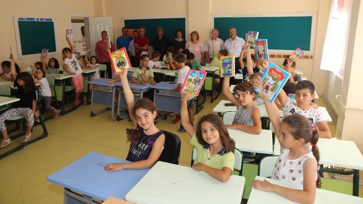 Başkan Uysal’dan 40 Temel Eser